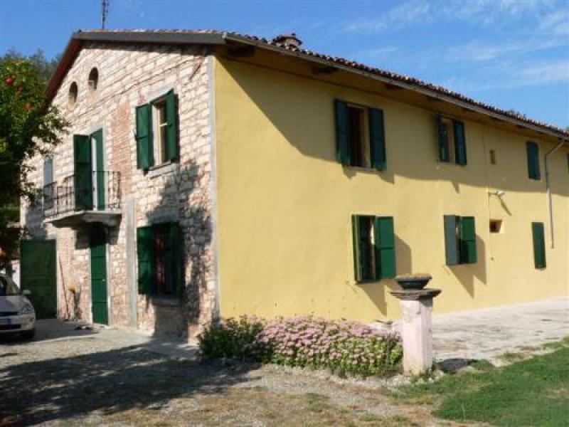 cascina e 20 ha in val cerrina