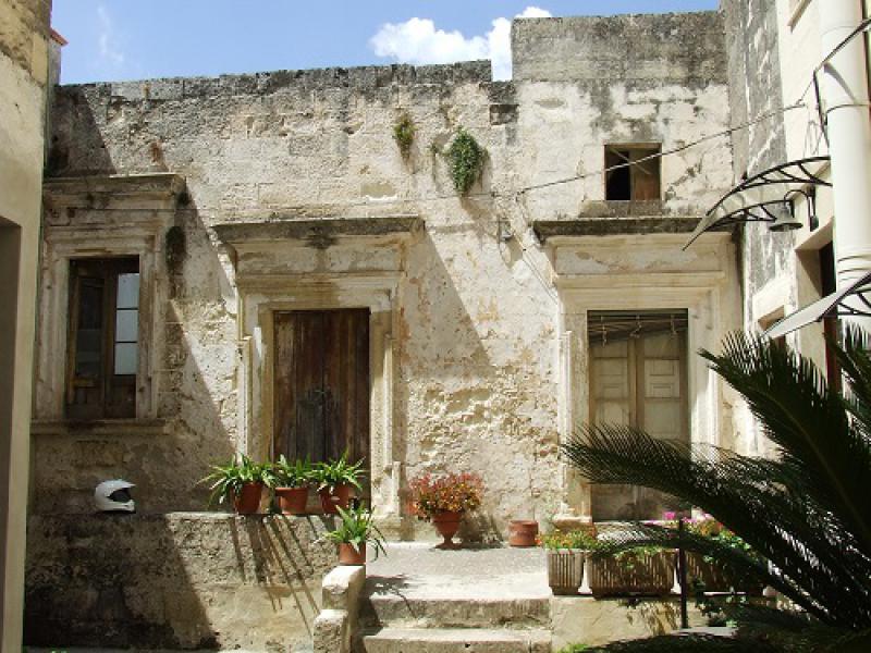 Vendesi Casa Indipendente a Muro Leccese via salentina