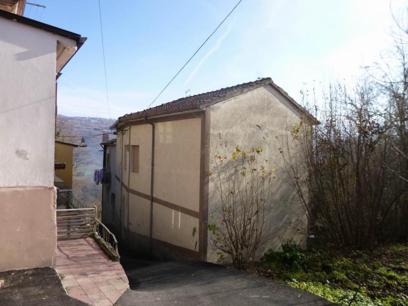 casa contadina  100mq con annessi e terreno edificabile