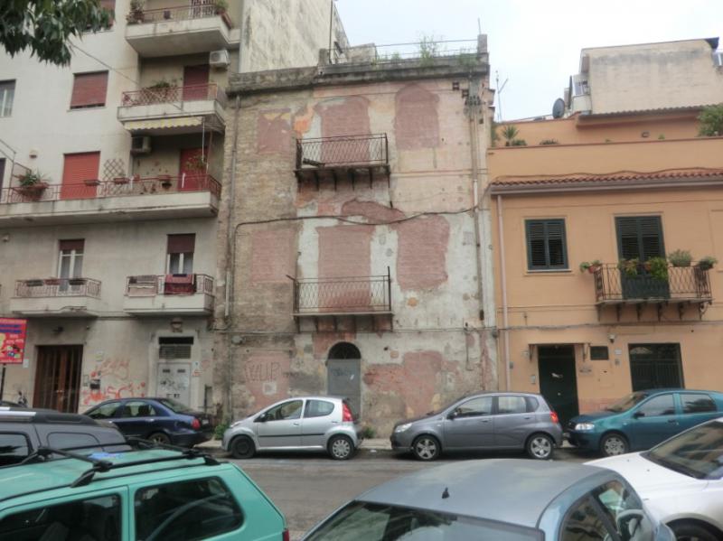 Vendesi Stabile Palazzo a Palermo via sampolo