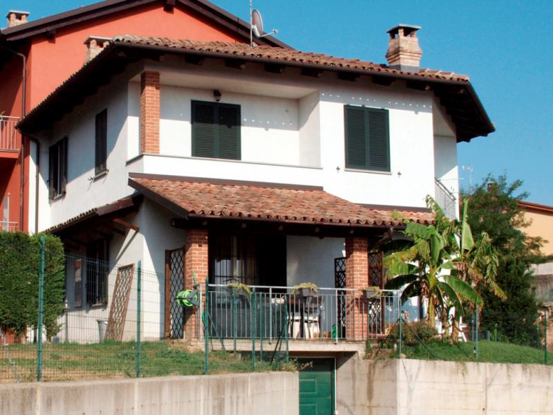 Vendesi Villa a Schiera a Castelnuovo Calcea via a. brofferio