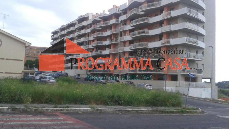 Vendesi Appartamento a Pomezia via romualdi