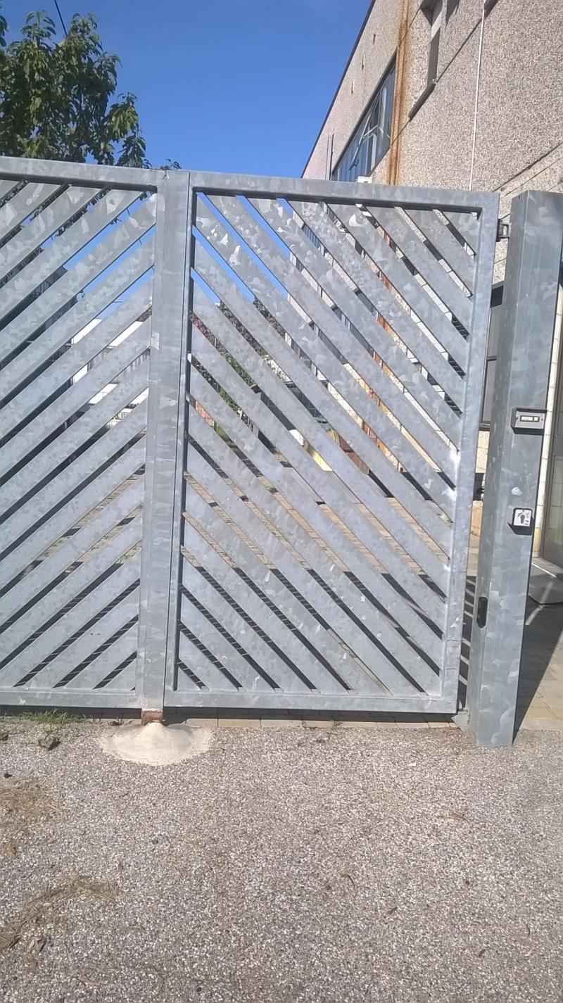 pressi via p. pisana, porzione di capannone