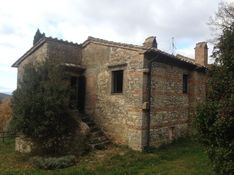 a257 - casale completamente arredato con garage e terreno