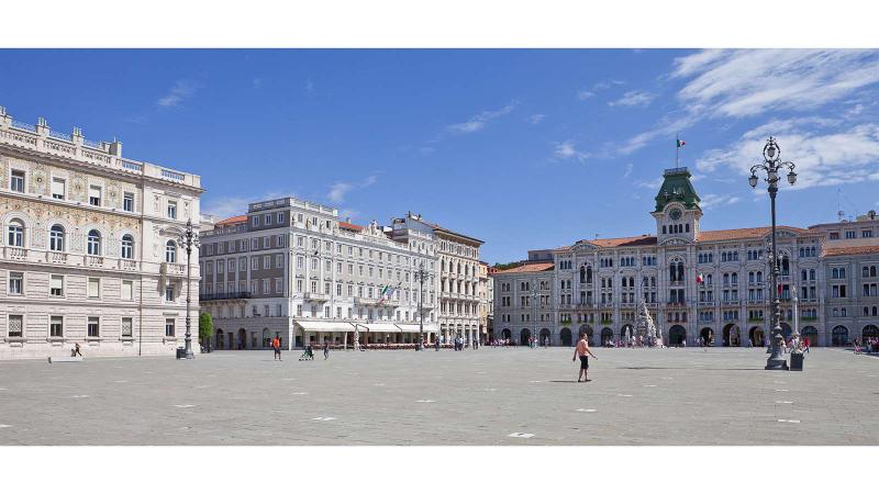 Vendesi Attivita Commerciale a Trieste piazza unita  