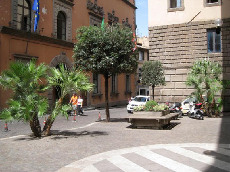 centro palazzo gentili negozio 50mq 2 vetrine