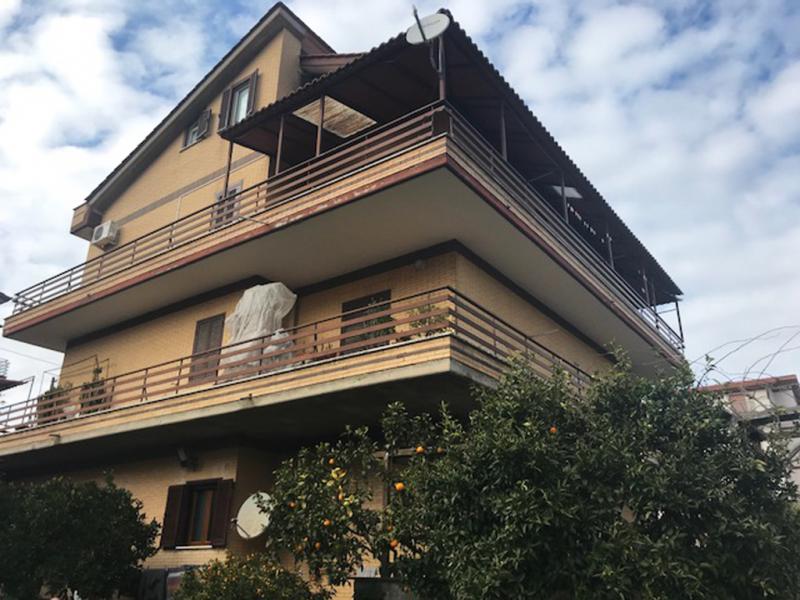 casalotti appartamento grande con giardino 