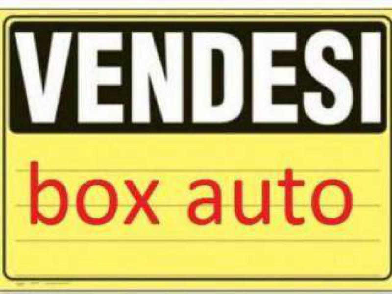 Vendesi Garage Box Posto Auto a Andria viale istria, 116