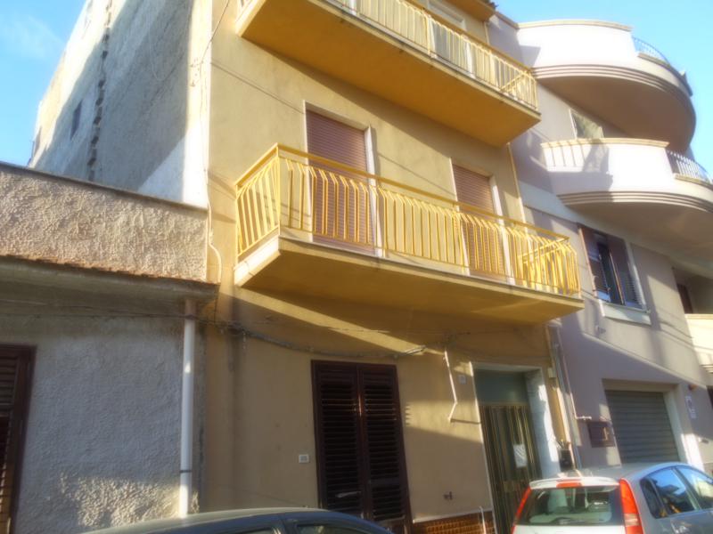 appartamento primo piano zona via mazzini