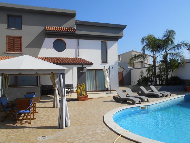 villa con piscina a selinunte