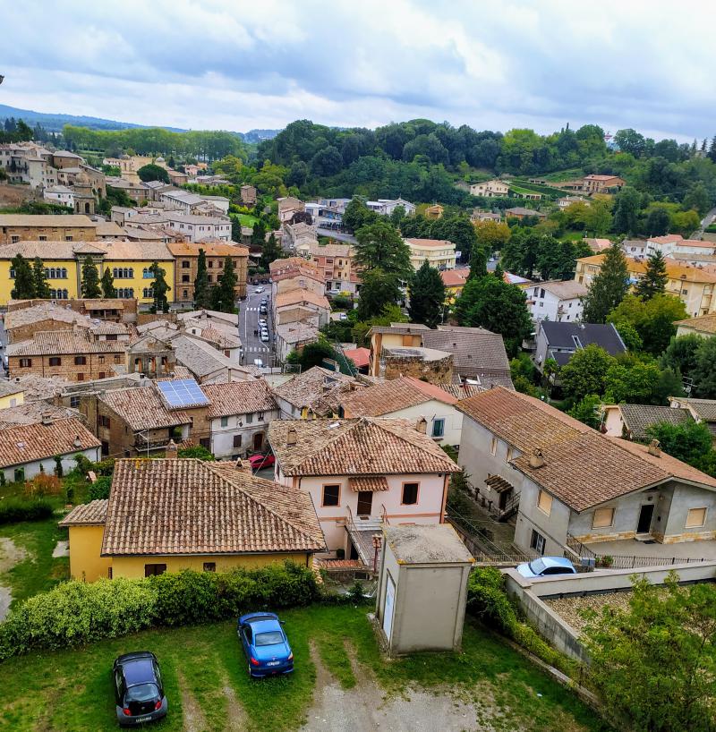 attico mansardato panoramico da ristrutturare