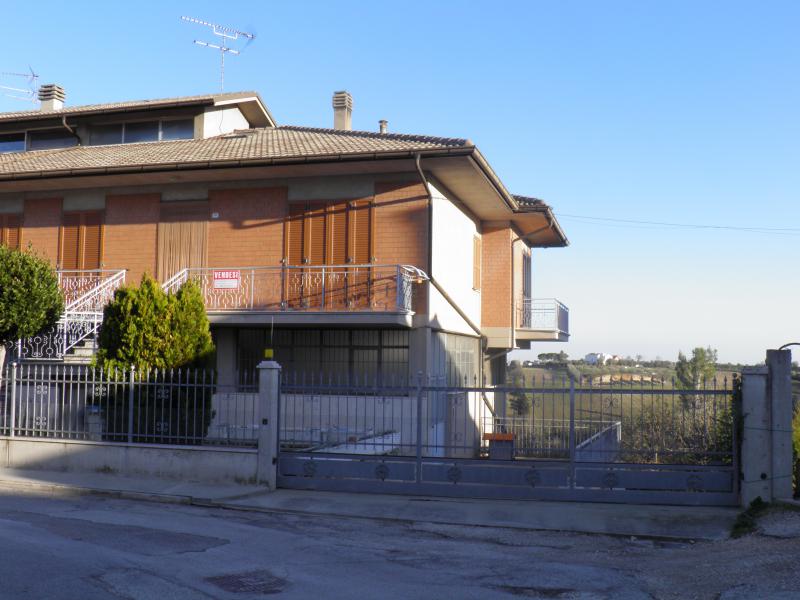 Vendesi Casa Indipendente a Sant'Elpidio a Mare via machiavelli 