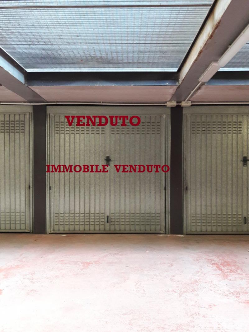 Vendesi Garage Box Posto Auto a Milano via franco faccio 20/1, 20161 milano