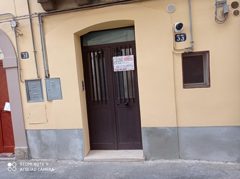 Vendesi Casa Indipendente a Caltagirone via d amtona n33