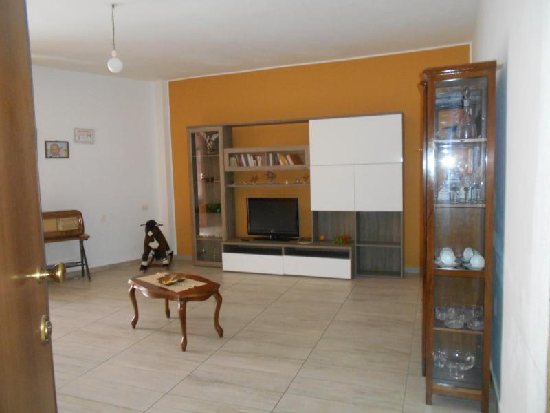 bellissimo appartamento posto al primo piano in via trapani a castelvetrano