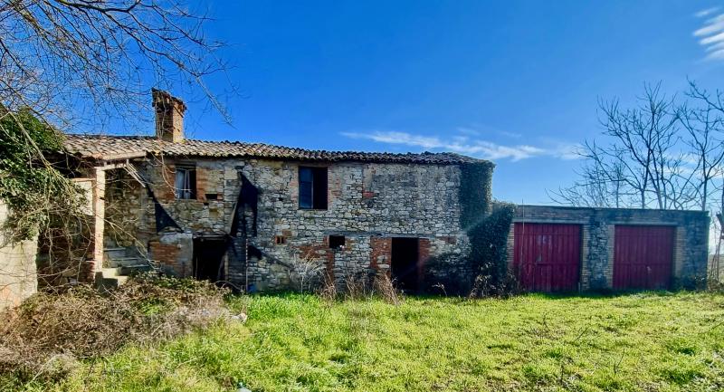 casale con terreno irriguo