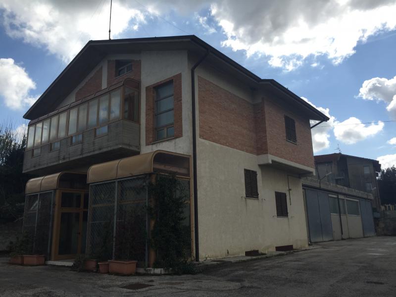 capannone artigianale