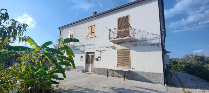 Vendesi Casa Semindipendente a Castelnuovo Cilento via palistro